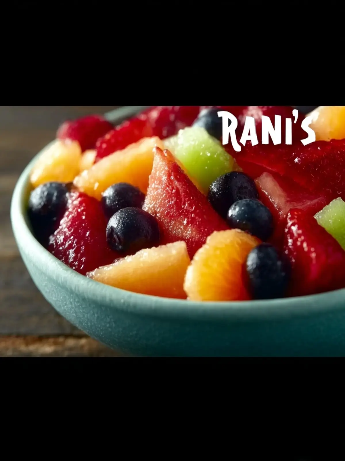 Easy Vibrant Fruit Bowl: A Juicy Family Snack Delight